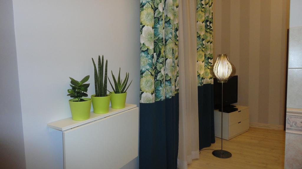 Apartament Chmielna Bis Apartman Varsó Szoba fotó